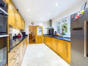 KITCHEN- click for photo gallery